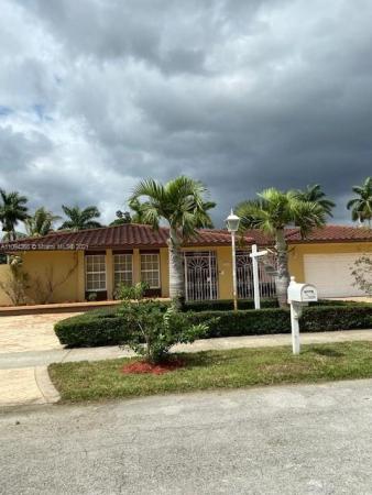 International Gardens, 1420 SW 126th Pl, Tamiami, Florida 33184, image 2