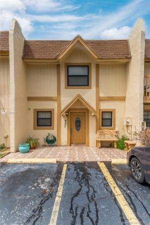 Glenwood Cort, 3900 SW 52nd Ave #403, Pembroke Park, Florida 33023, image 2