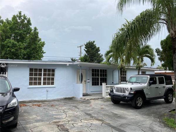 Westwood Lakes Residential, 4121 SW 112th Ave, Westwood Lakes, Florida 33165, image 2