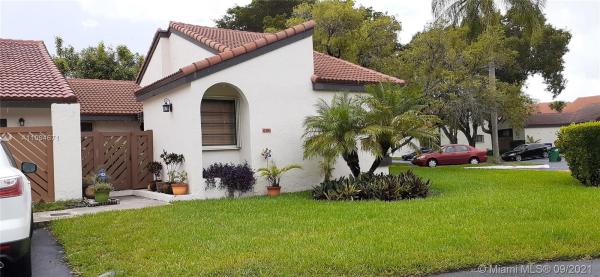 Kenland Court, 12396 SW 94th Ter, The Crossings, Florida 33186, image 2