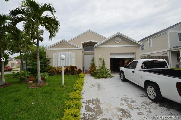 Deerwood, 12713 SW 146th Ln, Three Lakes, Florida 33186, image 2