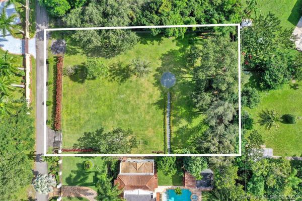Linden Acres, 6848 SW 68th St, South Miami, Florida 33143, image 2