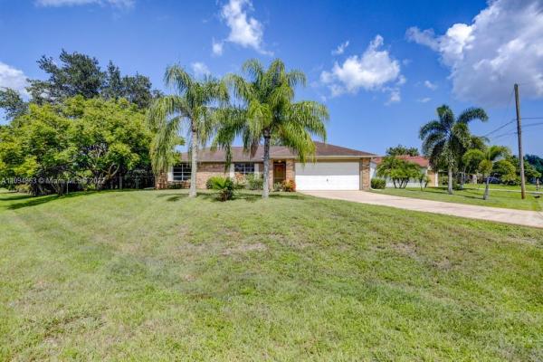 681 SW College Park, Florida 34953, image 2