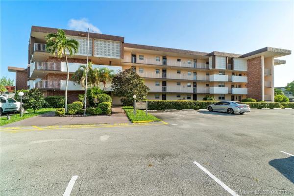 Lauderdale Oaks, 2861 NW 47th Ter #104B, Lauderdale Lakes, Florida 33313, image 1