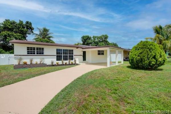 Scott Lake Manor, 981 NW 182nd St, Miami Gardens, Florida 33169, image 2