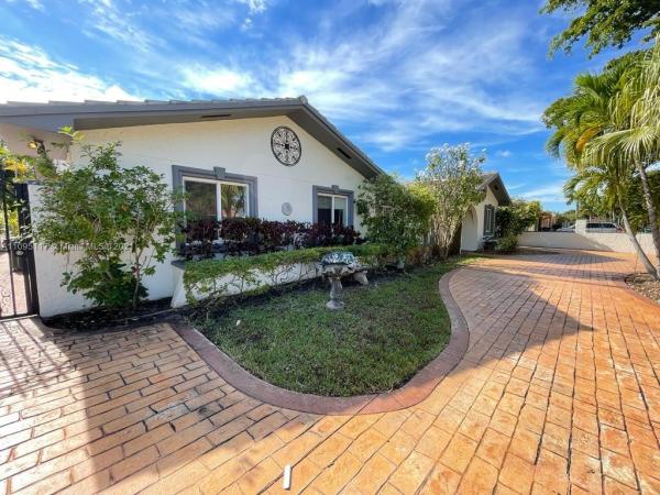 West Gables Estates, 9010 SW 11th St, Westchester, Florida 33174, image 2