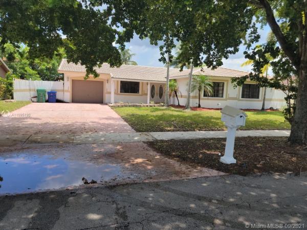 Rolling Oaks Estates, 19311 NW 19th Ave, Miami Gardens, Florida 33056, image 2