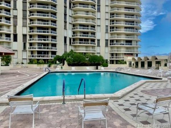Terraces North Turnberry, 20191 E Country Club Dr #409, Aventura, Florida 33180, image 2