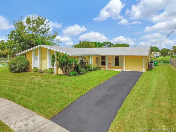 Bel Aire, 19340 Bel Aire Dr, Cutler Bay, Florida 33157, image 2