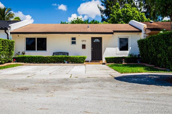 Royale Green, 12913 SW 42nd Ter, Kendale Lakes, Florida 33175, image 2
