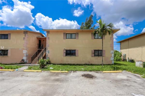 Villas Of Naranja, 26330 SW 141st Pl #24, Naranja, Florida 33032, image 2