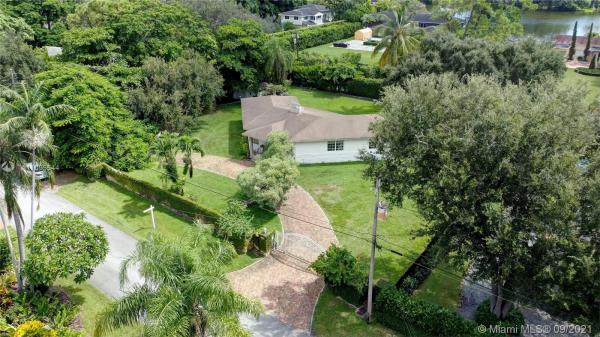 4515 SW 64th Ct, Unincorporated Dade County, Florida 33155, image 2