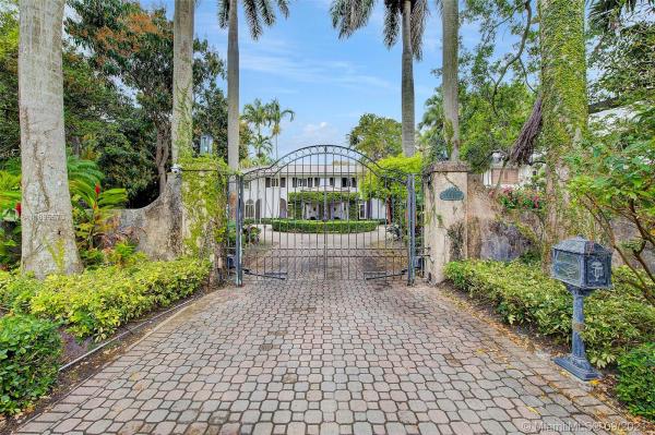 4835 SW 82nd St, Unincorporated Dade County, Florida 33143, image 2