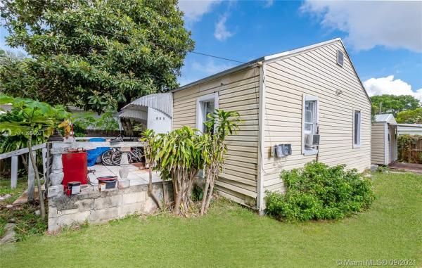 Bowling Green, 825 NW 50th St, Miami, Florida 33127, image 2