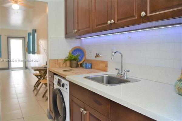 Nonnie Sue, 543 Meridian Ave #6, Miami Beach, Florida 33139, image 2