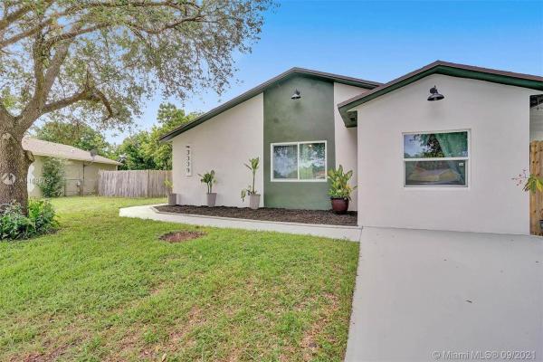 Leslie Estates, 3339 NW 201st St, Miami Gardens, Florida 33056, image 2
