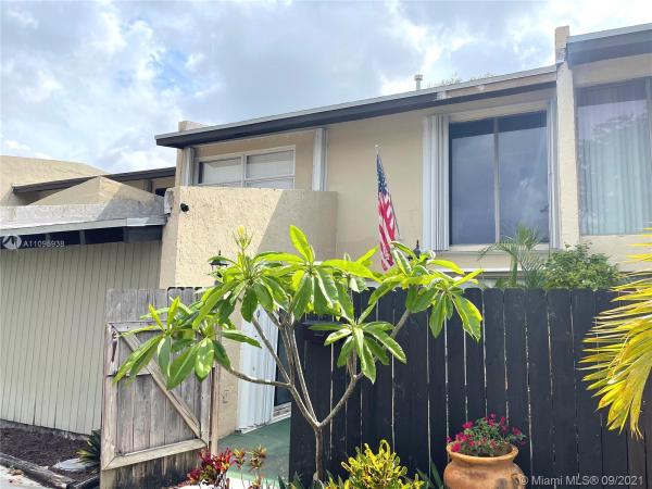 Snapper Creek Townhouses, 7105 SW 113th Ct 0, Kendall, Florida 33173, image 2