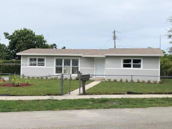 Berkeley Manor, 795 NW 177th Ter, Miami Gardens, Florida 33169, image 2