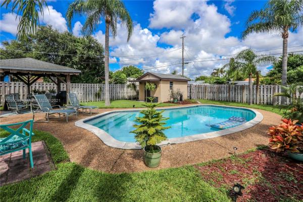 Hollywood Park, 2507 Wilson St, Hollywood, Florida 33020, image 2