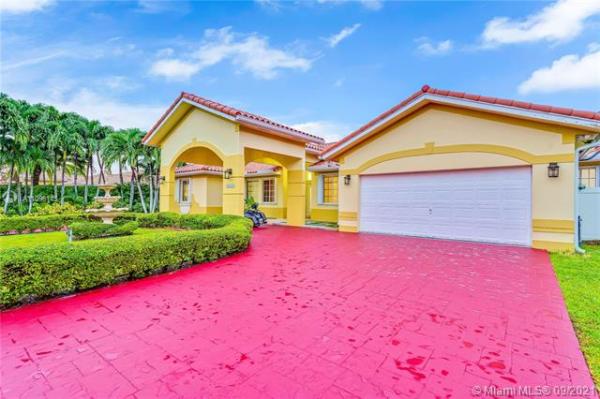 Lake Pointe, 12475 NW 6th St, Tamiami, Florida 33182, image 2