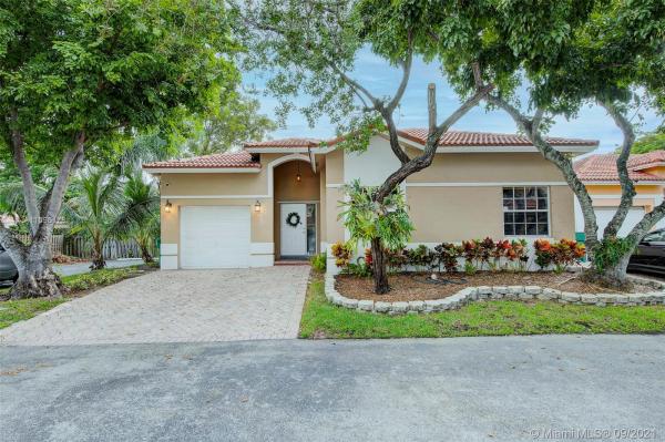 Monterey Lakes, 9000 SW 215th Ter, Cutler Bay, Florida 33189, image 2