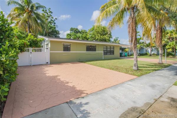 Cutler Ridge, 10040 SW 213th Ter, Cutler Bay, Florida 33189, image 2