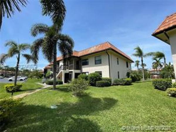 Lucerne Lakes Golf Colony, 7166 Golf Colony Ct #103, Lake Worth, Florida 33467, image 1