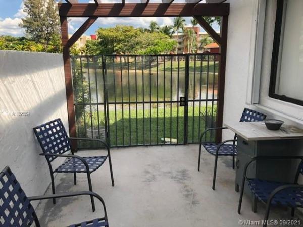 Villa Venezia, 1491 SW 124th Ct #8-G, Tamiami, Florida 33184, image 2