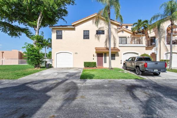 Lakeview Of The California Club, 20832 San Simeon Way #59-B, Ives Estates, Florida 33179, image 2