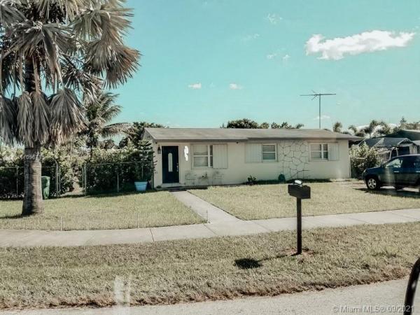 Lee Bell Homes, 28501 SW 147 Ct #, Leisure City, Florida 33033, image 2