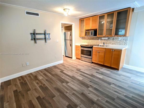 818 Meridian Ave #1, Miami Beach, Florida 33139, image 2