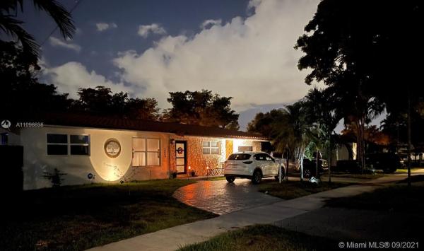 Miami Lakes Residential, 14440 Harris Pl, Miami Lakes, Florida 33014, image 2