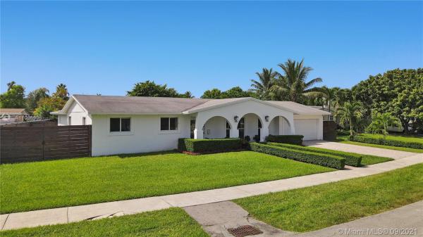 Kendale Lakes No HOA, 14214 SW 84th St, Kendale Lakes, Florida 33183, image 2