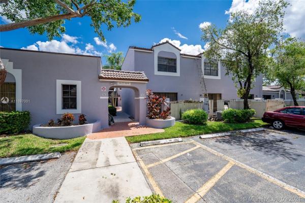 The Provinces Of Pierpointe At Pembroke Lakes, 11637 NW 11th St, Pembroke Pines, Florida 33026, image 2