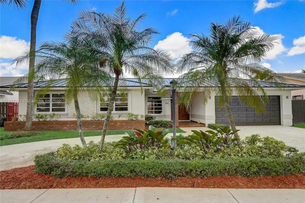 Royal Oaks, 8331 NW 166th Ter, Miami Lakes, Florida 33016, image 2
