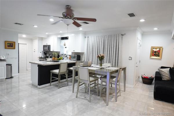 Miramar Tropical, 2500 Acapulco Dr, Miramar, Florida 33023, image 2