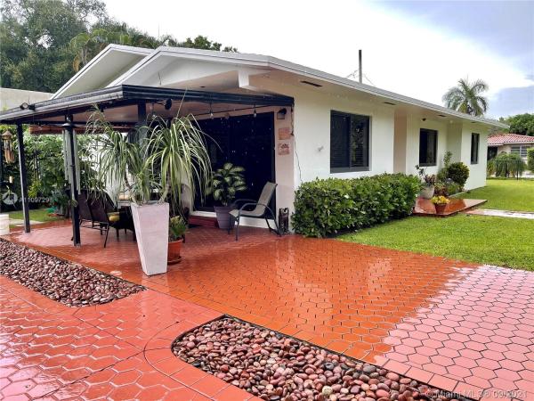1340 SW 40th Ave, Unincorporated Dade County, Florida 33134, image 2