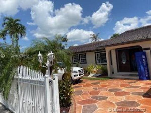 1901 SW 142nd Ave, Unincorporated Dade County, Florida 33175, image 2