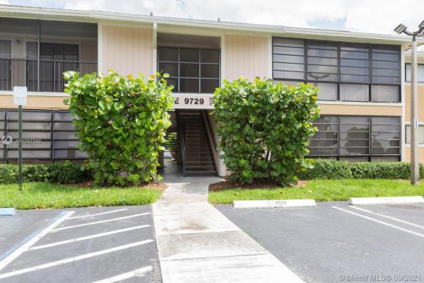 Lakeview At The Hammocks, 9729 Hammocks Blvd #108E, The Hammocks, Florida 33196, image 2
