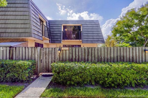 Village Of Sandalwood Lakes, 4306 43rd Way, West Palm Beach, Florida 33407, image 2
