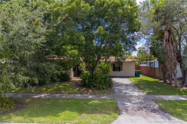 Cutler Ridge Pines, 8780 SW 200th St, Cutler Bay, Florida 33157, image 2