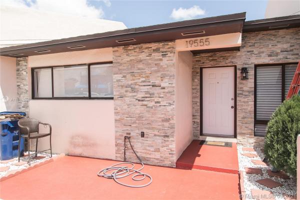 Lakes Of Acadia, 19555 NW 55th Circle Pl, Miami Gardens, Florida 33055, image 2