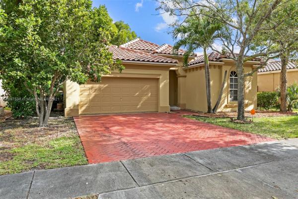 4933 SW 136th Ter, Miramar, Florida 33027, image 2