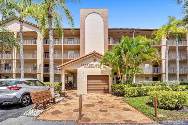 Cambridge At Century Village, 1300 SW 124th Ter #104P, Pembroke Pines, Florida 33027, image 1