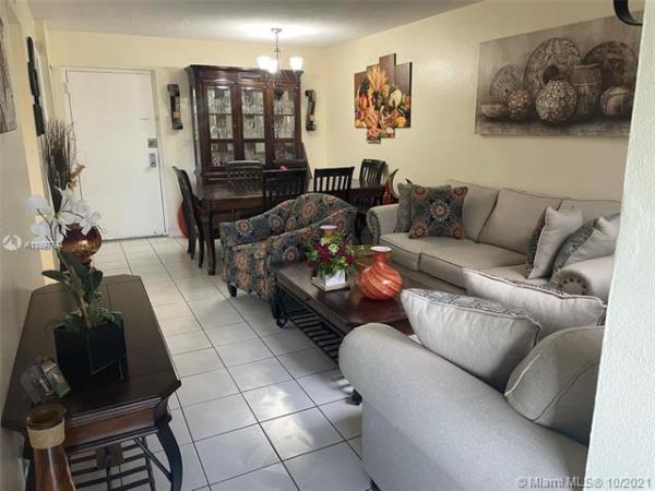 Versailles Gardens, 9401 SW 4th St #308, Fountainebleau, Florida 33174, image 2