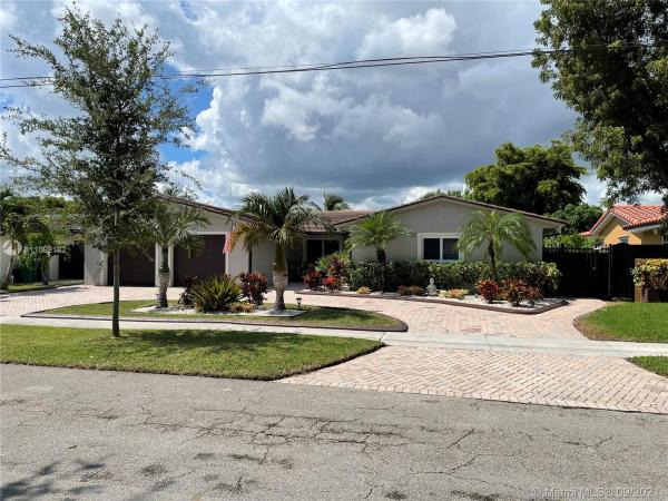 Miami Lakes Residential, 14500 Lake Crescent Pl, Miami Lakes, Florida 33014, image 2