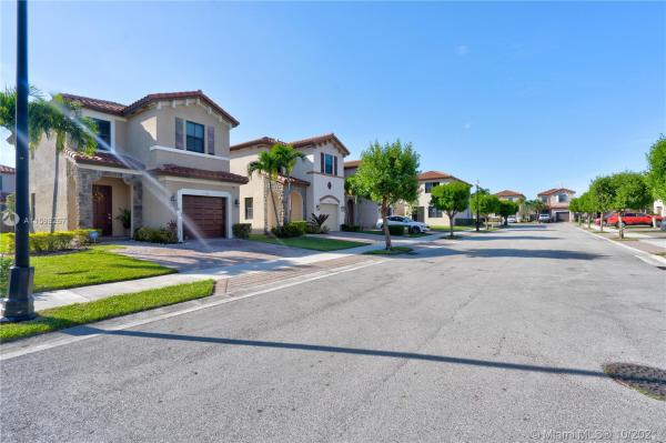 Sierra At The Vineyards, 146 NE 37th Pl, Homestead, Florida 33033, image 2