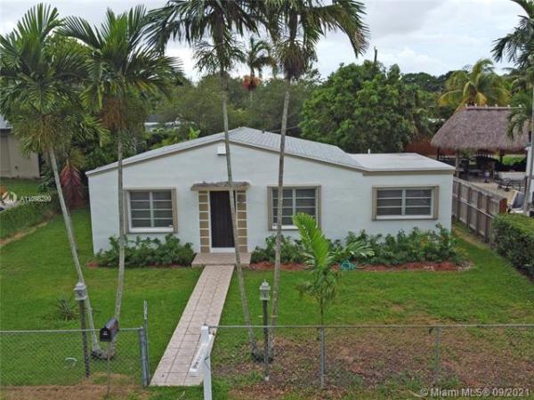 Bird Road Terrace, 6520 SW 43rd St, Westwood Lakes, Florida 33155, image 2