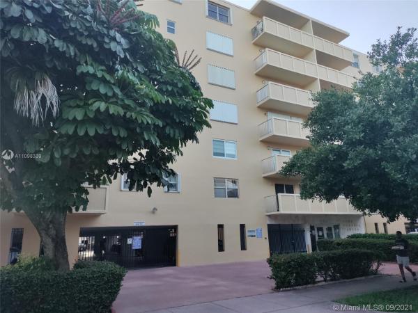 Penn Terrace Towers, 730 Pennsylvania Ave #312, Miami Beach, Florida 33139, image 2