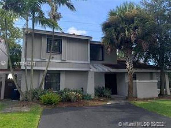 Deerwood Townhomes, 12712 SW 151st Ln #12712, Three Lakes, Florida 33186, image 2